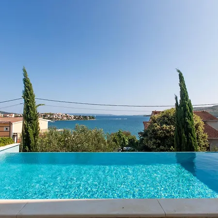 Villa White Palm Seget Vranjica