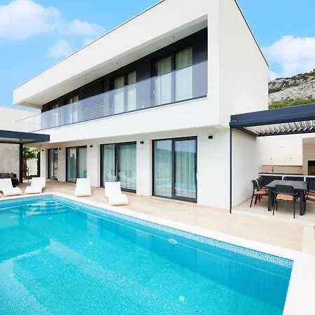 White Palm Villa *